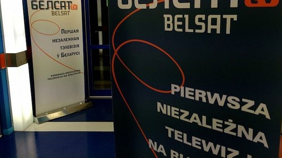 Podczas rewizji został zatrzymany operator kamery, Aleksander Lubiańczuk, który oficjalnie na Białorusi jest akredytowany jako pracownik Telewizji Polskiej. Fot. belsat.eu/pl
