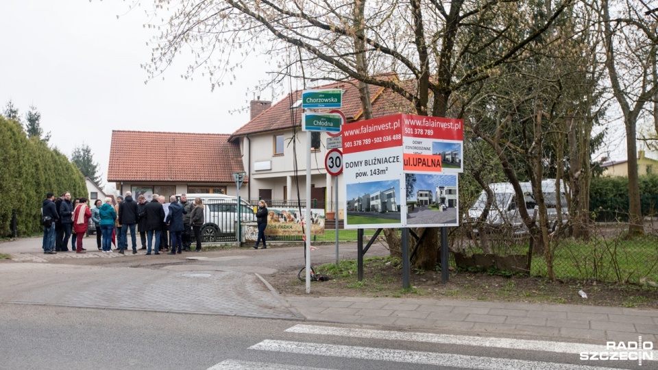 Przebieg nowo planowanej drogi Gwiazdy Polarnej przerywa bieg ulicy Chłodnej i w związku z tym część ulicy Chłodnej trzeba było zmienić. Fot. Weronika Łyczywek [Radio Szczecin]