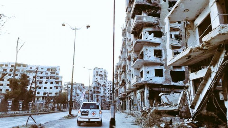 Miasto w Syrii. Fot. www.twitter.com/PKrzysiekICRC