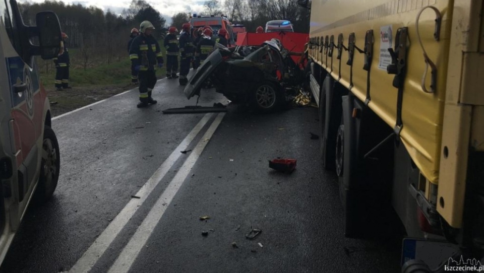 Trzy osoby zginęły w wypadku na drodze krajowej nr 20, między Czaplinkiem a Szczecinkiem. Fot. www.iszczecinek.pl