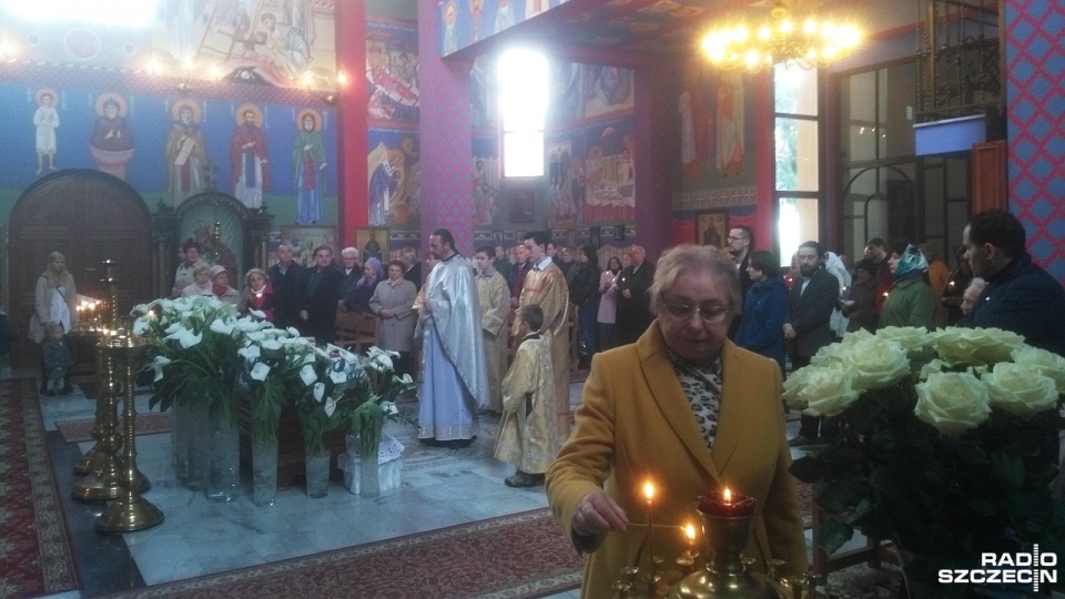 Wierni modlili się w szczecińskiej cerkwi m.in. za zmarłego arcybiskupa Jeremiasza. Fot. Radosław Jaczmiński [Radio Szczecin]