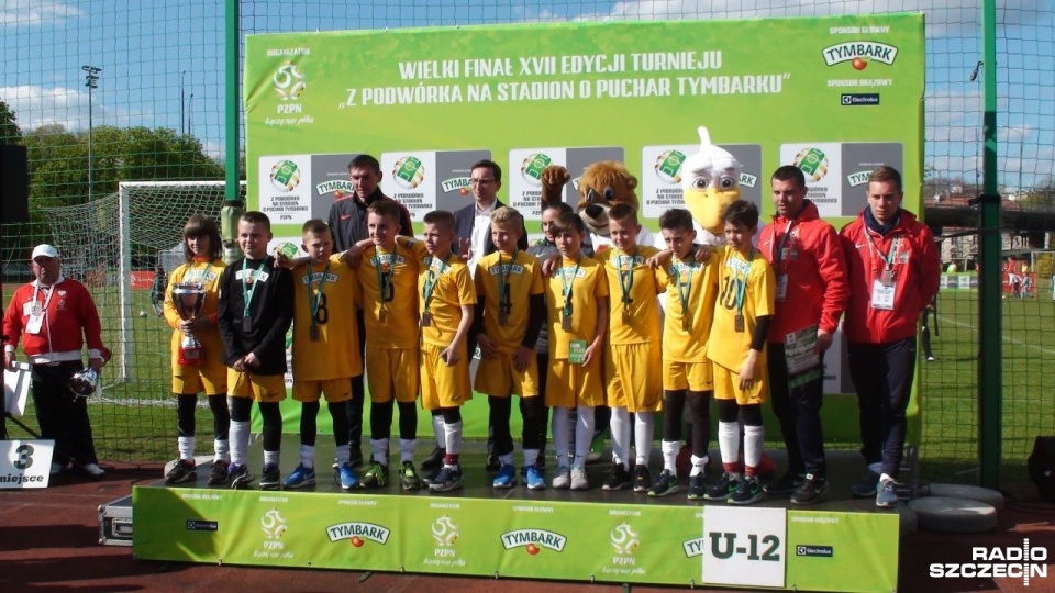 Turniej "Z Podwórka na Stadion o Puchar Tymbarku" rozgrywany jest od 17 lat. To największa w tej kategorii wiekowej rywalizacja piłkarska w Europie. Do tej pory wzięło w niej udział ponad 1.5 mln dziewcząt i chłopców z całego kraju. Fot. Adam Wosik [Radio