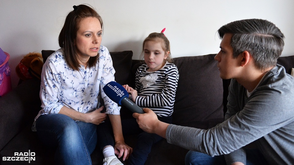 Julka z mamą, panią Joanną. Fot. Łukasz Szełemej [Radio Szczecin]