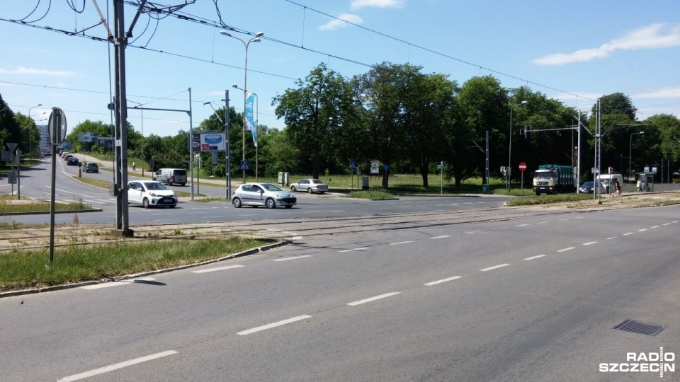 Tramwaj pojedzie z pętli przy ul. Arkońskiej w stronę hali widowiskowo-sportowej Azoty Arena. Miasto Szczecin szuka wykonawcy przebudowy skrzyżowania al. Wojska Polskiego z ul. Spacerową. Fot. Marek Borowiec [Radio Szczecin]