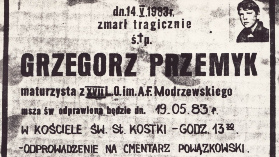 W 30-tą rocznicę śmierci maturzysty, w 2013 roku, Senat Rzeczypospolitej przyjął uchwałę, w której potępił "sprawców oraz inicjatorów tego politycznego mordu". źródło: pl.wikipedia.org/wiki/Grzegorz_Przemyk