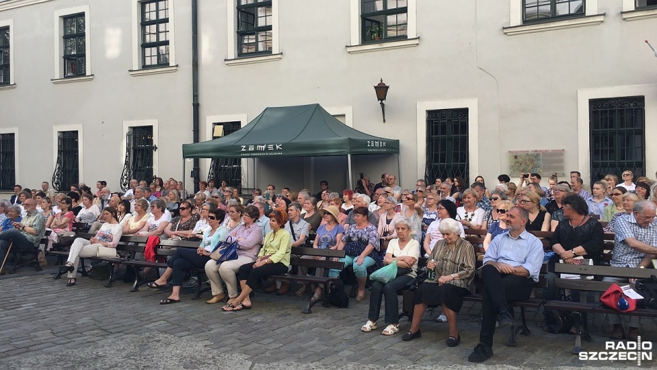 Czy były to humoreski, czy ballady, interpretacja znakomitych aktorów urzekła widzów. Fot. Małgorzata Frymus [Radio Szczecin]