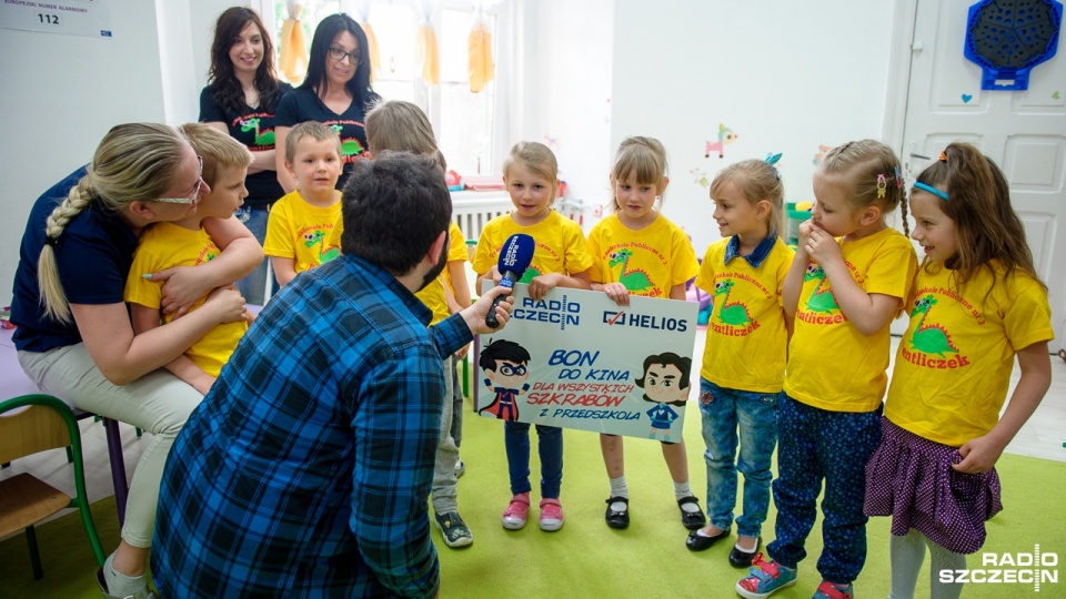 Radiowe jury wybrało autorów najlepszej propozycji - czyli grupę Pszczółek z Przedszkola Publicznego nr 3. Fot. Olaf Nowicki [Radio Szczecin]