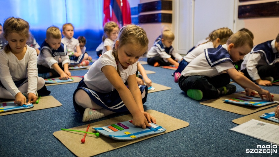 - Jesteśmy najlepsi na świecie, mamy piłki, nagrody, bawimy się w przedszkolu, wykonujemy zadania - relacjonował jeden z przedszkolaków. Fot. Weronika Łyczywek [Radio Szczecin]