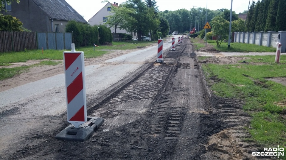 Na początek prace rozpoczęły się na 1,5-kilometrowym odcinku trasy między Szczecinem a Siadłem Górnym. Fot. Marek Borowiec [Radio Szczecin]