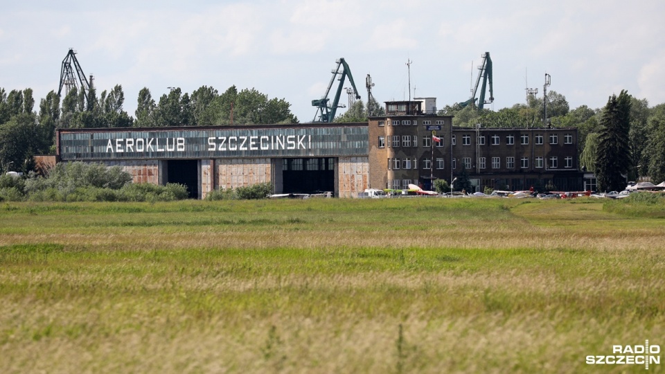 Impreza na terenie Aeroklubu Szczecińskiego potrwa do niedzieli. Fot. Weronika Łyczywek [Radio Szczecin]