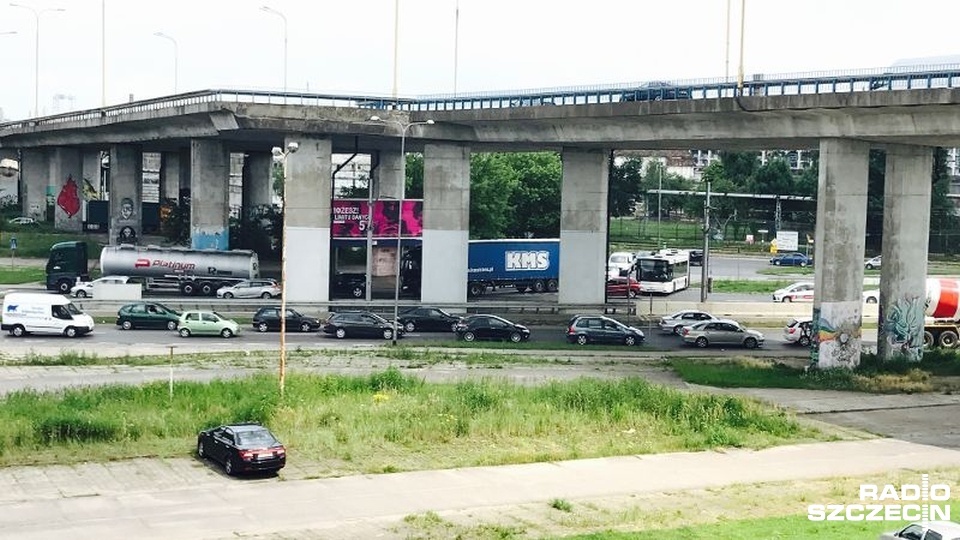 Gigantyczny korek w Szczecinie. Fot. Łukasz Szełemej [Radio Szczecin]