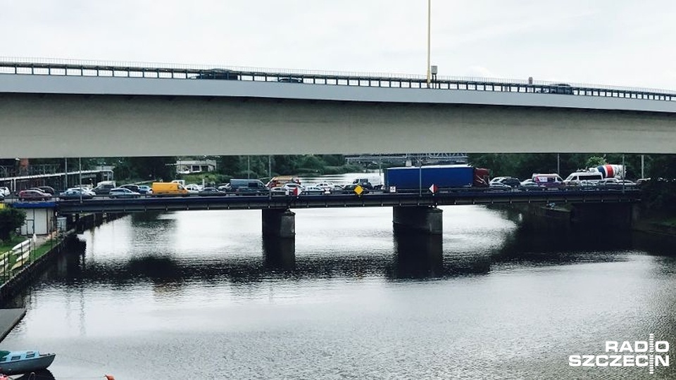 Gigantyczny korek w Szczecinie. Fot. Łukasz Szełemej [Radio Szczecin]