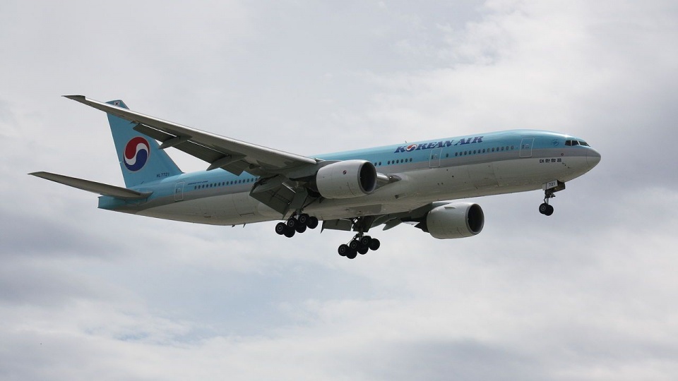Boeing 777 w barwach Korean Air. Fot. www.wikipedia.org / Makaristos