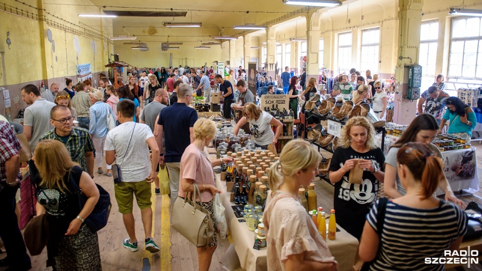 Bazar Rozmaitości w OFF Marinie odbywa się po raz trzeci, potrwa do godziny 16. Fot. Olaf Nowicki [Radio Szczecin]
