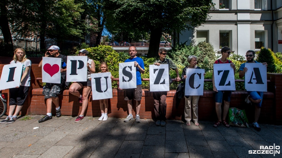 Protest w Szczecinie, przeciwko wycince drzew w Puszczy Bukowej. Fot. Weronika Łyczywek [Radio Szczecin]