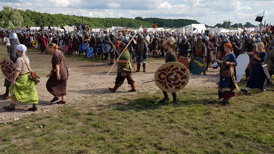 Będą walki wojów i pokazy rzemiosła. W Wolinie rozpoczął się 23. Festiwal Słowian i Wikingów. Hasło tegorocznej edycji to "Od szkutnika do chąśnika". Fot. Andrzej Ryfczyński [iswinoujscie.pl]