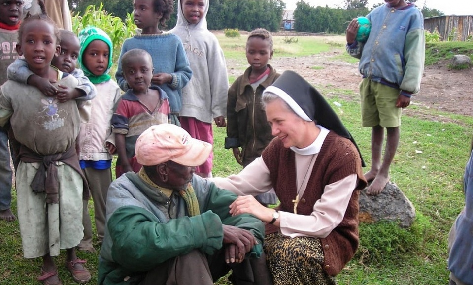Pomoc dla kenijskich dzieci to efekt lutowego wyjazdu katechetów do Kenii, którzy zobaczyli jak siostry felicjanki prowadzą tam misje i opiekują się placówkami, w których uczą się ubogie dzieci. Fot. Archiwum prywatne
