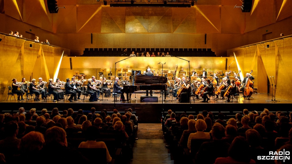 Podczas koncertu wystąpił Sławomir Wilk oraz Orkiestra Obwodowej Filharmonii Lwowskiej. Fot. Olaf Nowicki [Radio Szczecin]