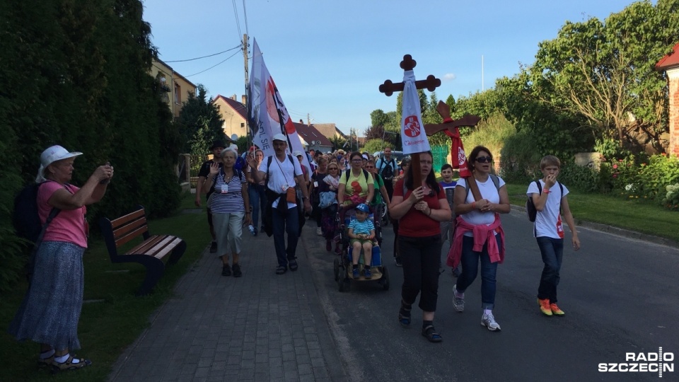 Ponad 400 osób bierze udział w 25. Myśliborskiej Pieszej Pielgrzymce. Fot. Małgorzata Frymus [Radio Szczecin]