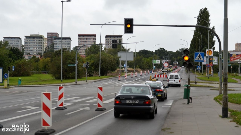 Zamkniętą ulicę Szczanieckiej można ominąć korzystać z objazdów. Fot. Łukasz Szełemej [Radio Szczecin]