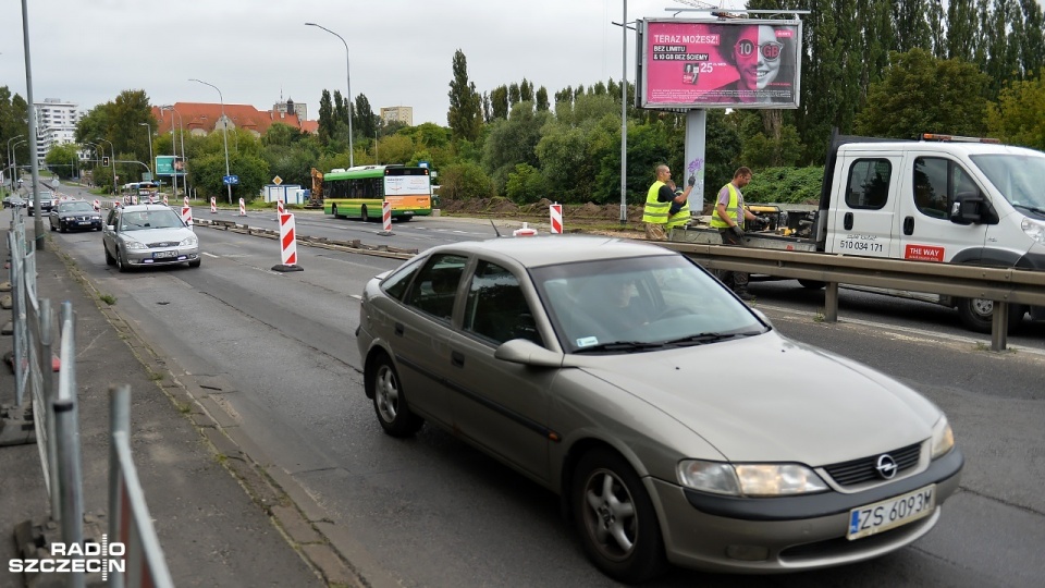 Zamkniętą ulicę Szczanieckiej można ominąć korzystać z objazdów. Fot. Łukasz Szełemej [Radio Szczecin]