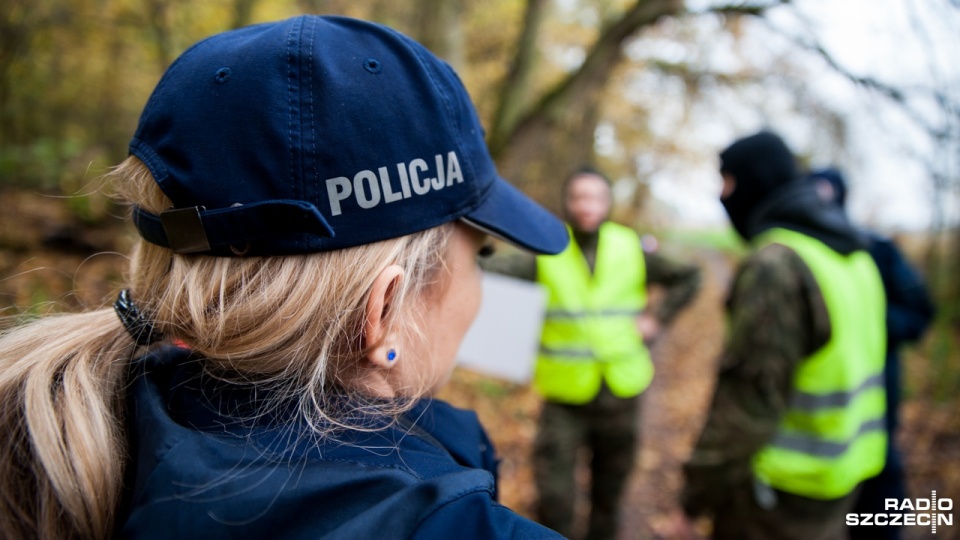 Szef resortu Spraw Wewnętrznych i Administracji dodał, że policję czeka również modernizacja. Jednym z jej elementów będzie wyposażenie funkcjonariuszy w osobiste kamery, co zdaniem ministra pomoże w rozstrzyganiu ewentualnych sporów, dotyczących na przyk