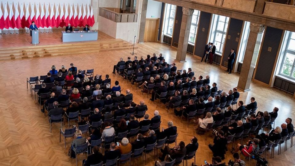 Beata Szydło mówiła też, że Polska jest sceptyczna podziałowi Unii na "dwie prędkości". Powiedziała też, że nasz kraj opowiada się za wzmocnieniem roli parlamentów narodowych w ramach Unii oraz większą integracją Wspólnoty w wymiarze gospodarczym. Fot. P.