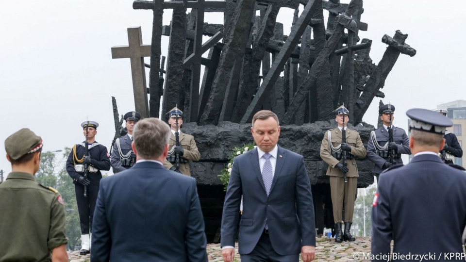 Prezydent złożył wieniec przed Pomnikiem Poległym i Pomordowanym na Wschodzie. Fot. Maciej Biedrzycki / KPRP