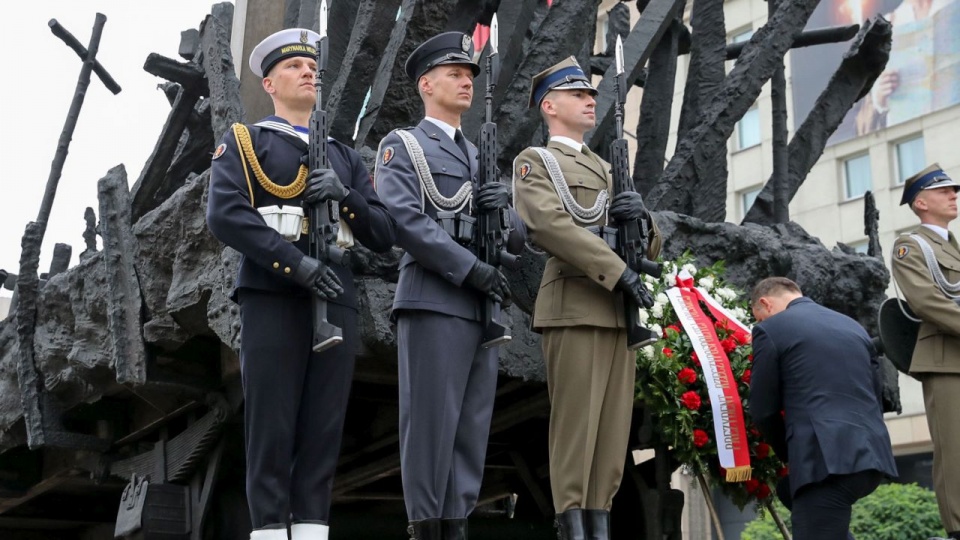 Prezydent złożył wieniec przed Pomnikiem Poległym i Pomordowanym na Wschodzie. Fot. Maciej Biedrzycki / KPRP