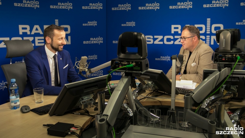 Przemysław Słowik w "Rozmowie pod krawatem". Fot. Weronika Łyczywek [Radio Szczecin]