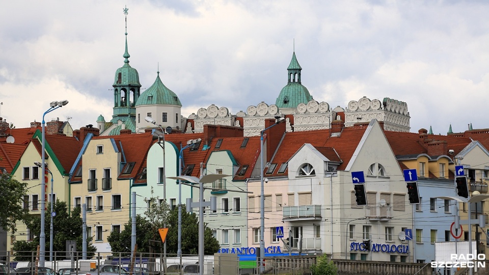 Włoski portal zachęca przede wszystkim do odwiedzenia Zamku Książąt Pomorskich, pisze o jego powojennej odbudowie i widoku z jego szczytu. A po wyjściu z zamku - jak czytamy - warto odwiedzić Stare Miasto i Ratusz Staromiejski. Fot. Maciej Papke [Radio Sz