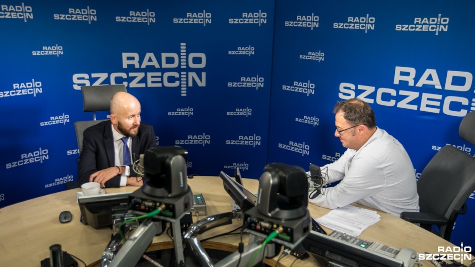 Marek Duklanowski w "Rozmowach pod krawatem". Fot. Weronika Łyczywek [Radio Szczecin]