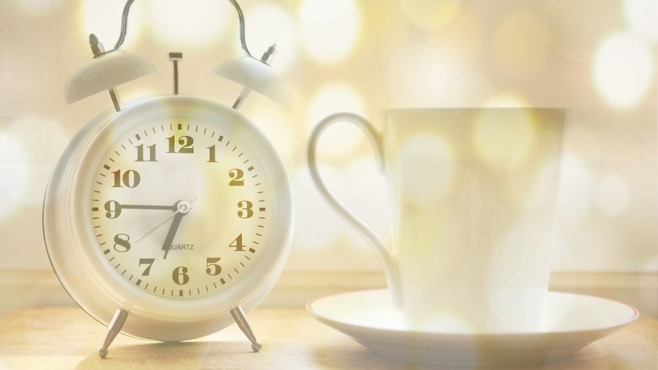 W Polsce zmiany czasu na stałe wprowadzono 40 lat temu. Fot. pixabay.com / pixel2013 (CC0 domena publiczna)