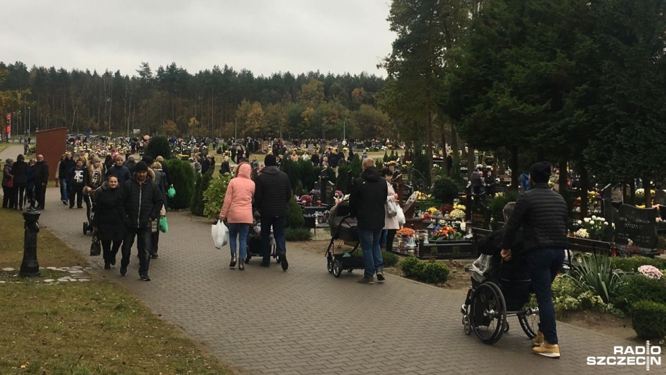 Cmentarz w Goleniowie. Fot. Dawid Siwek [Radio Szczecin]