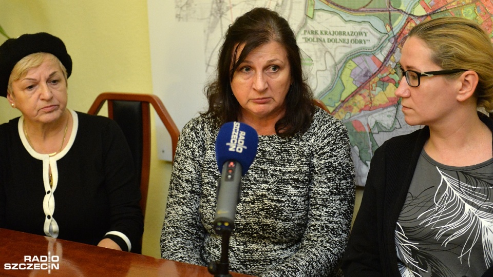 Jak mówią lokatorzy, od 3 lat czyli momentu, kiedy powstały te lokale deptak przestał być miejscem reprezentacyjnym; co wieczór natomiast jest dużo pijanych ludzi i bójki. Fot. Łukasz Szełemej [Radio Szczecin]