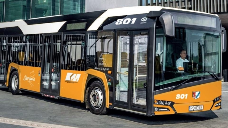 Pierwsze z 16 nowych pojazdów firmy Solaris, w barwach wybranych przez mieszkańców, wyjadą na ulice Stargardu wiosną przyszłego roku. źródło: www.stargard.pl/aktualnosci