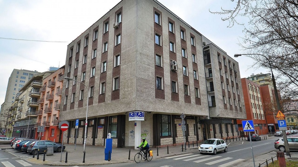 Budynek na skwerze kard. Stefana Wyszyńskiego 9 w Warszawie, w którym m.in. znajduje się siedziba Papieskich Dzieł Misyjnych. Fot. www.wikipedia.org / Adrian Grycuk