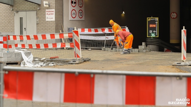 Przebudowa odcinka ulicy Bogusława X w Szczecinie. Fot. Robert Stachnik [Radio Szczecin] Kolejna inwestycja opóźniona. Bogusława X z poślizgiem [ZDJĘCIA]