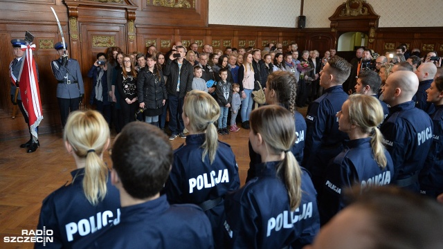 Fot. Łukasz Szełemej [Radio Szczecin] "To było marzenie od dziecka". Ślubowanie policji, teraz czas na szkolenie [WIDEO, ZDJĘCIA]