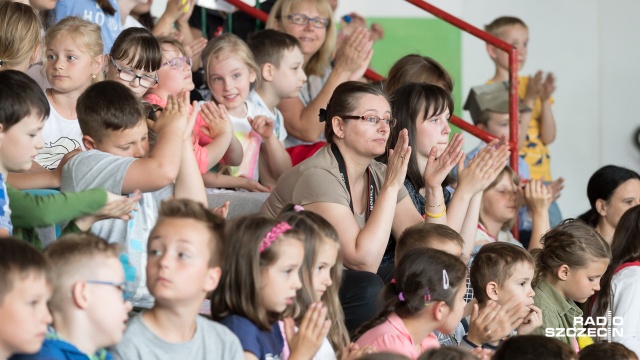 Prawie 40 dzieci bierze udział w tegorocznym Festiwalu Pieśni Żołnierskiej Rogatywka 2018. Fot. Robert Stachnik [Radio Szczecin] Dzieci śpiewają piosenki żołnierskie. "Konkurs sławi ojczyznę" [WIDEO, ZDJĘCIA]