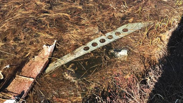 Od czasów II wojny światowej elementy wraku leżą przy jeziorze na farmie rodziny Helleren w okolicy Egersund. Szczątki Halifaxa znajdują się przy ścianie skalnej w którą uderzył a wiele z nich spoczywa pod wodą. Fot. Dariusz Markiewicz Walka o powrót Cichociemnych i wydobycie wraku Halifaxa [ZDJĘCIA]