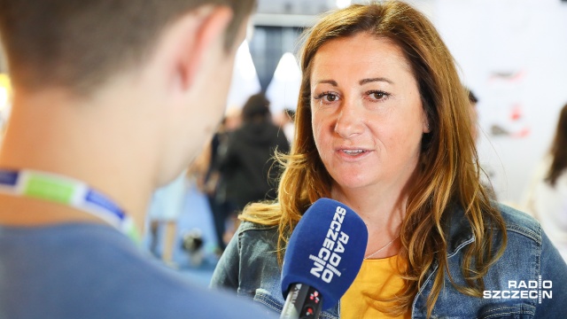 Pokazy czworonogów, kącik dla dzieci oraz porady behawiorysty - to wszystko czeka do niedzieli do godziny 17:30 na gości w hali MTS przy ul. Struga. Fot. Robert Stachnik [Radio Szczecin] Pies, dog, chien, sobaka i hund na wystawie w Szczecinie [ZDJĘCIA]
