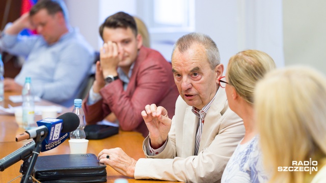 Fot. Robert Stachnik [Radio Szczecin] Radny przez lata nie zwracał książek do bibliotek. Ma rekordowe zadłużenie [ZDJĘCIA]