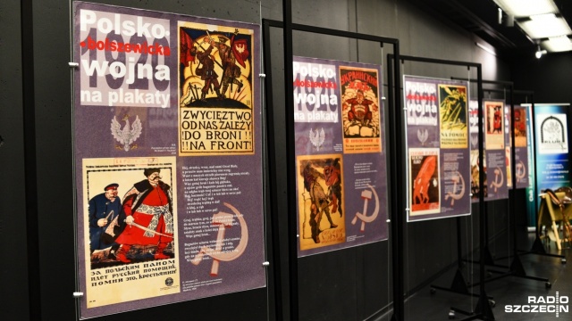 Fot. Kamila Kozioł [Radio Szczecin] "Brutalna strona sowiecka" na plakatach w Szczecinie