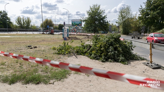 33 nowe miejsca parkingowe, w tym 3 dla niepełnosprawnych, powstają w okolicach ulic Dembowskiego i Rynkowej w Szczecinie. Fot. Robert Stachnik [Radio Szczecin] Będzie wygodniej dla mieszkańców na Niebuszewie [ZDJĘCIA]
