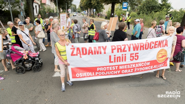 Fot. Robert Stachnik [Radio Szczecin] Protestowali, blokując ulicę Granitową [ZDJĘCIA]