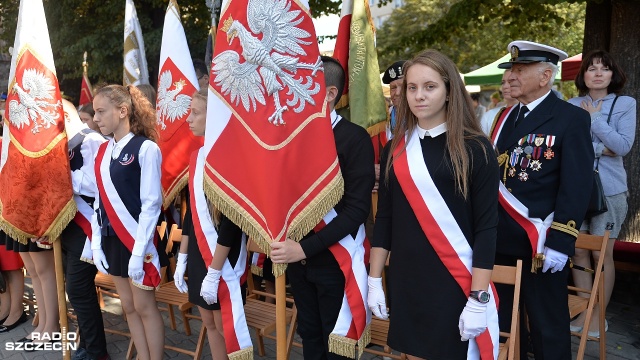 Rolnictwo jest solą państwa polskiego - mówił podczas dożynek w Gryfinie arcybiskup Andrzej Dzięga, metropolita szczecińsko-kamieński. Fot. Łukasz Szełemej [Radio Szczecin] "Co może żołnierz i co może rycerz, jeśli głodnym pozostanie?!" [DUŻO ZDJĘĆ]