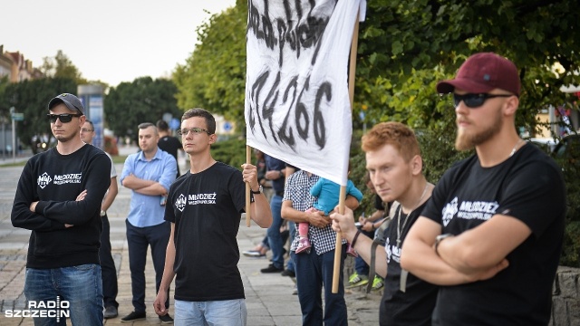 Fot. Łukasz Szełemej [Radio Szczecin] Protest w obronie wolności słowa w internecie [ZDJĘCIA]