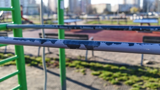 Szczecińska siłownia pod chmurką. Fot. Kamila Kozioł [Radio Szczecin] Wandale niszczą szczecińskie siłownie pod chmurką [ZDJĘCIA]