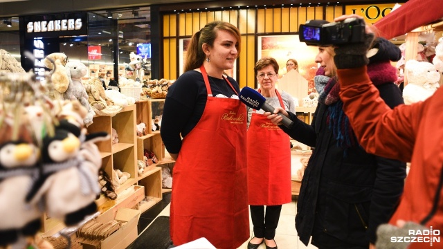 Fot. Kamila Kozioł [Radio Szczecin] Tłumy mieszkańców polują na okazje w galeriach handlowych [WIDEO, ZDJĘCIA]